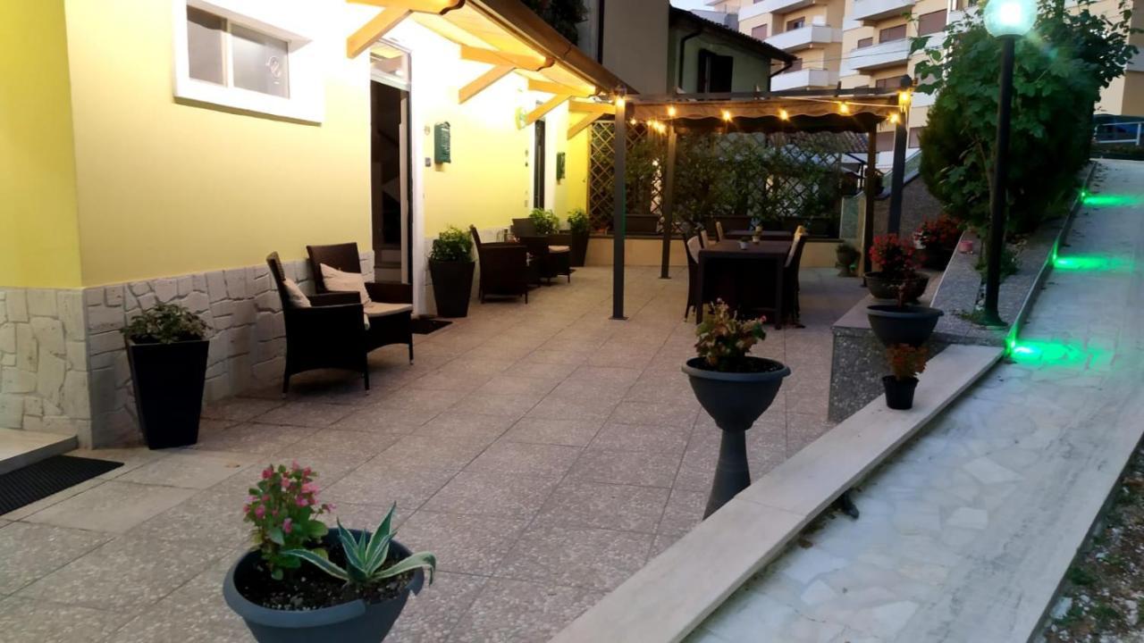 Il Roseto Bed & Breakfast Frosinone Ngoại thất bức ảnh