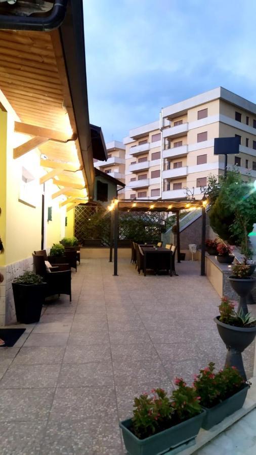 Il Roseto Bed & Breakfast Frosinone Ngoại thất bức ảnh