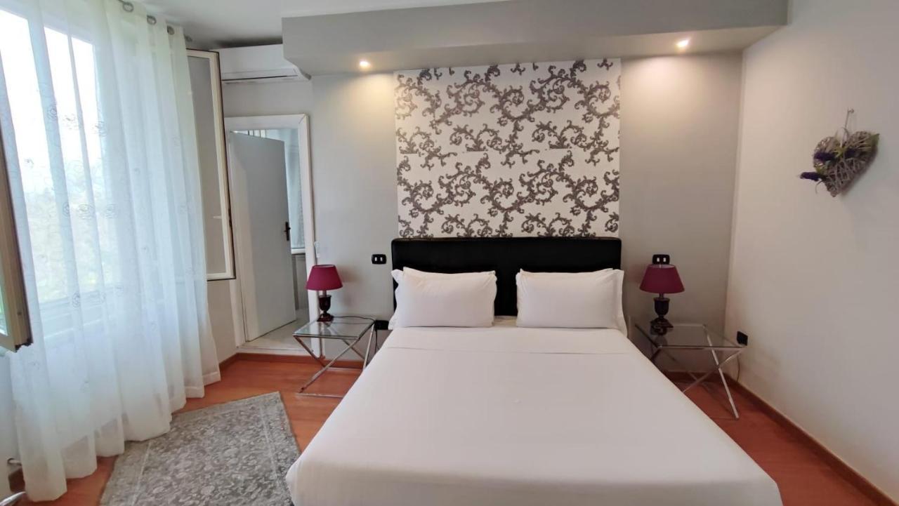 Il Roseto Bed & Breakfast Frosinone Ngoại thất bức ảnh
