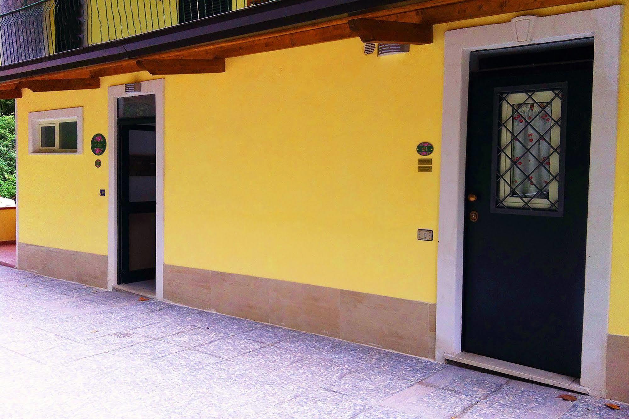 Il Roseto Bed & Breakfast Frosinone Ngoại thất bức ảnh